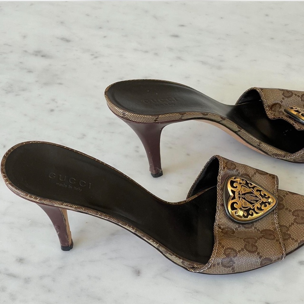 Gucci Vintage Logo Heart Detail Heeled Mules